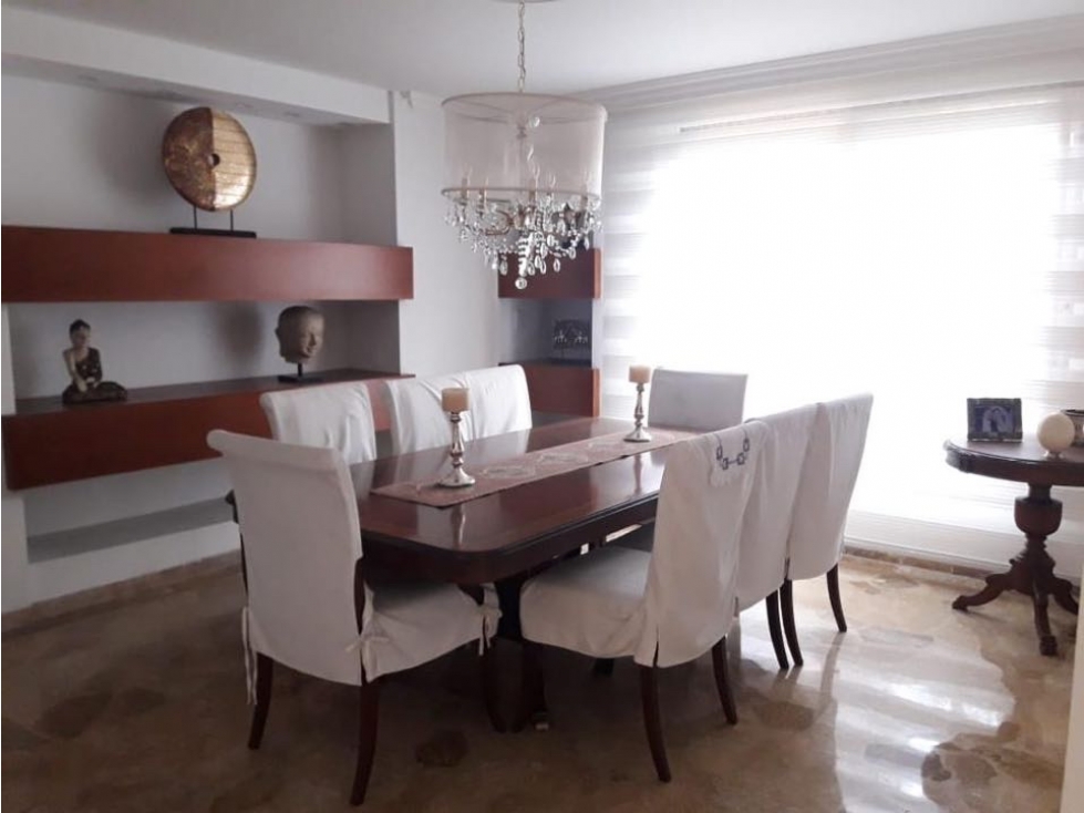 Se vende linda casa en condominio Pance Arroyo de la María