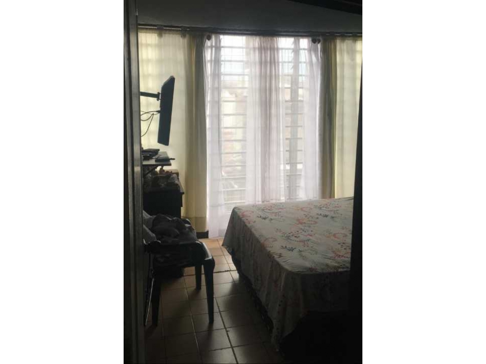 VENDO APARTAMENTO TERCER PISO EN FRANCISCO ANTONIO ZEA