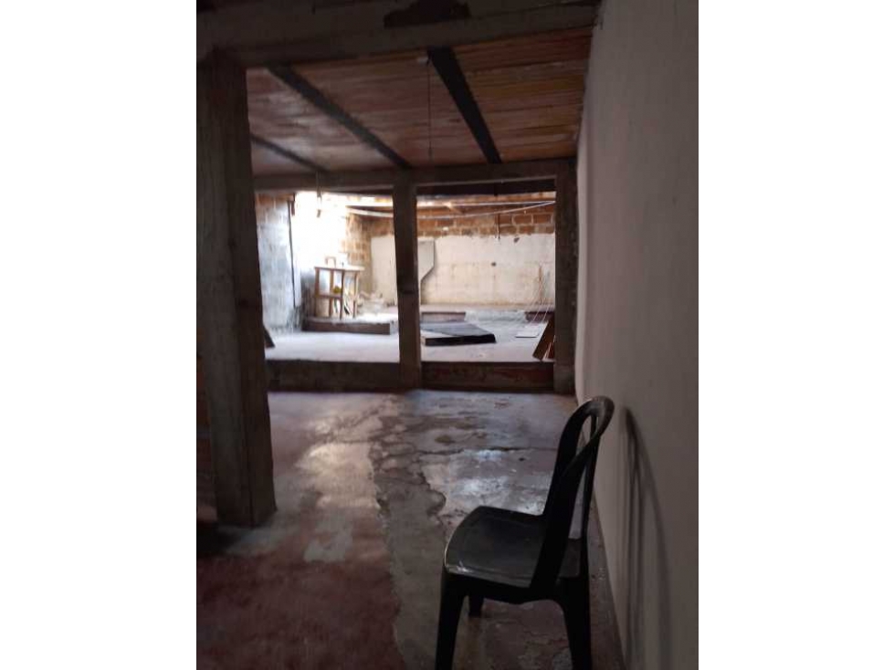 VENDO CASA 1 PISO  A REMODELAR EN NIQUIA PARTE BAJA