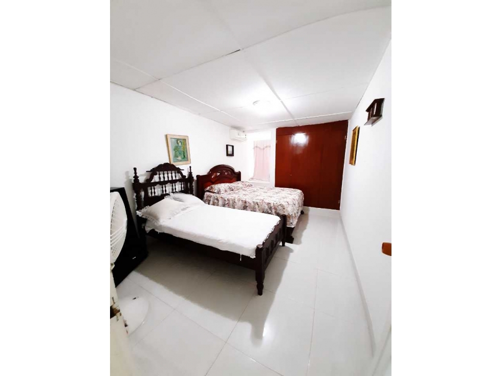 VENDO CASA AMPLIA DE 300 MTS BARRIO SAN VICENTE