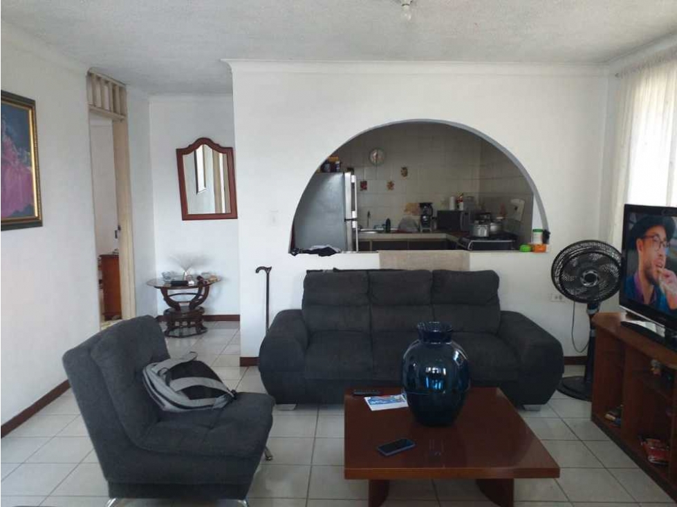 Vendo casa en el norte de cali barrio salomia esquinera 3 apartamentos