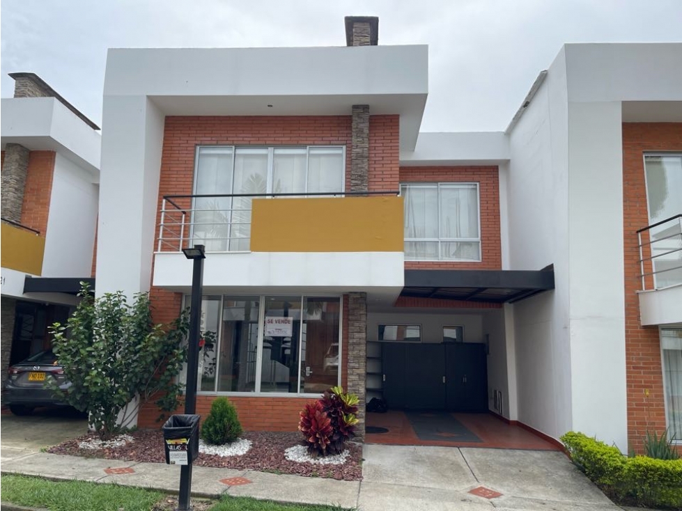 VENDO CASA EN LA VILLA PEREIRA