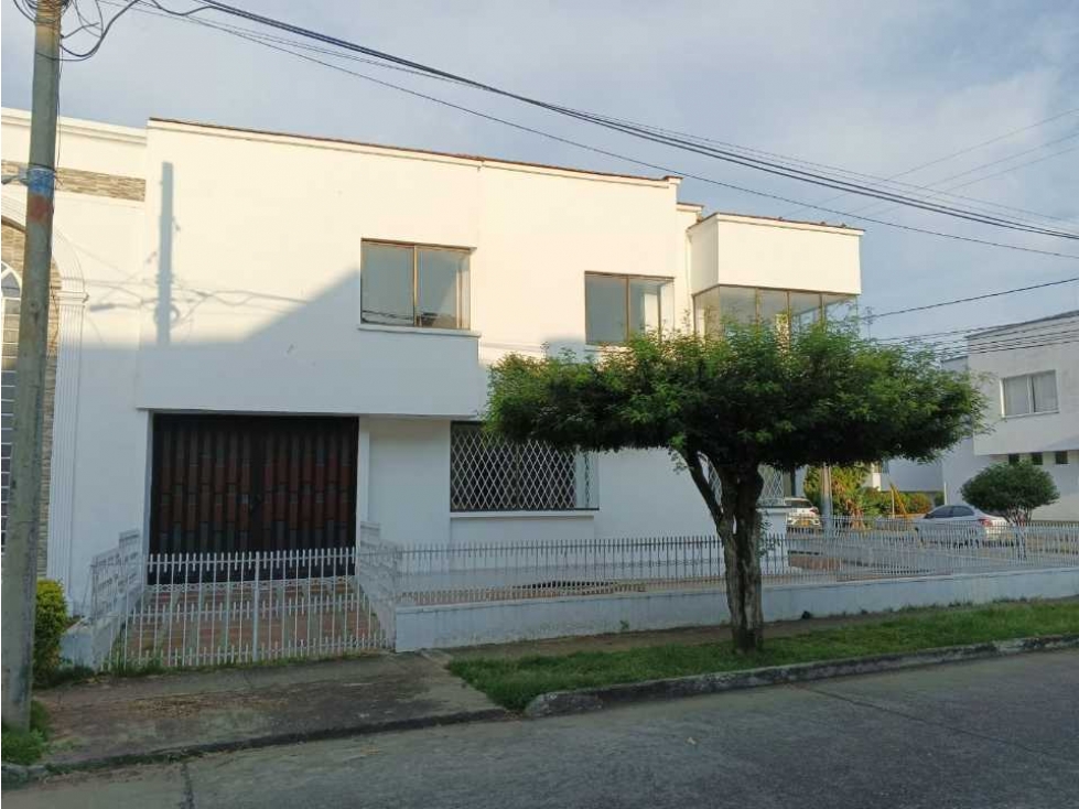 Vendo casa esquinera en las Mercedes Palmira valle