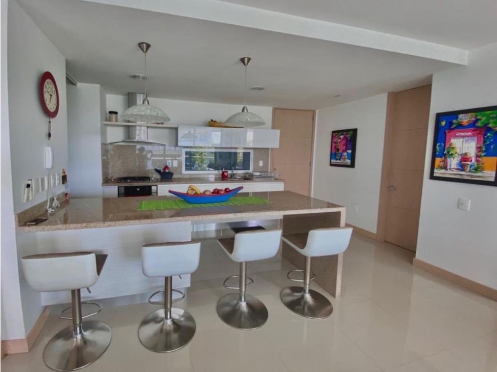 VENDO EXCLUSIVO APARTAMENTO EN SANTA MARTA FRENTE AL MAR