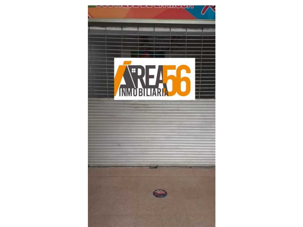 Vendo o alquilo local comercial en Centro Comercial del Patio de Unión