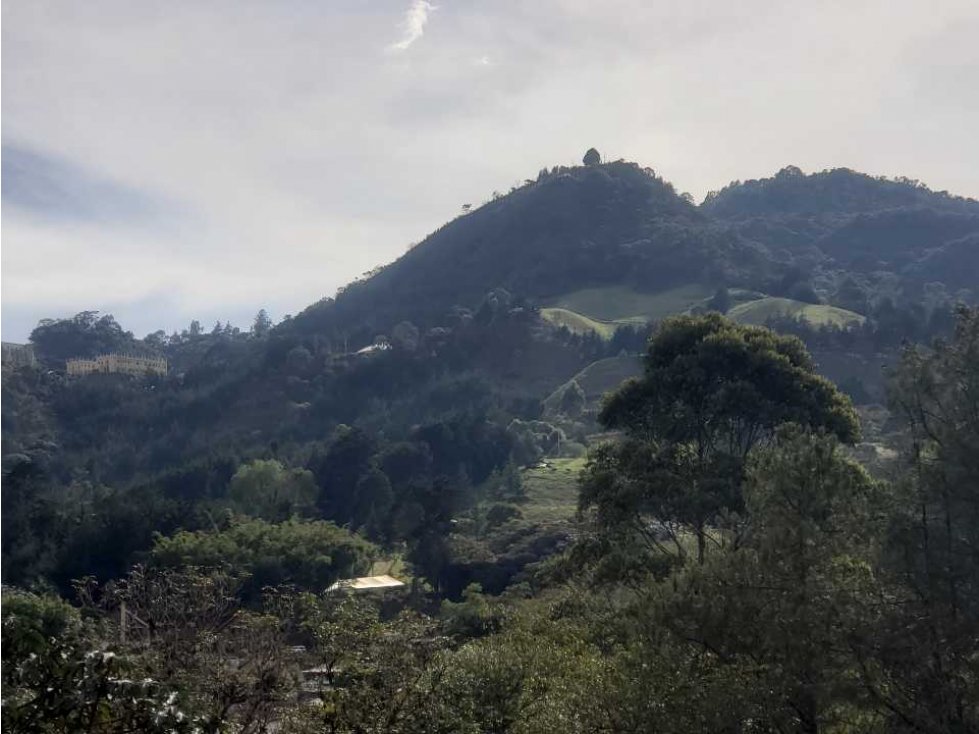 Vendo terreno muy empinado con espectacular vista Fizebad