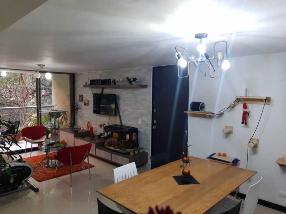 VENTA DE APARTAMENTO EN LA LOMA DE LOS BERNAL