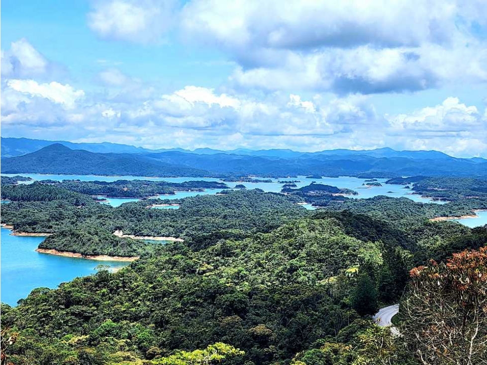 Venta de lotes en parcelación en Guatapé, Antioquia