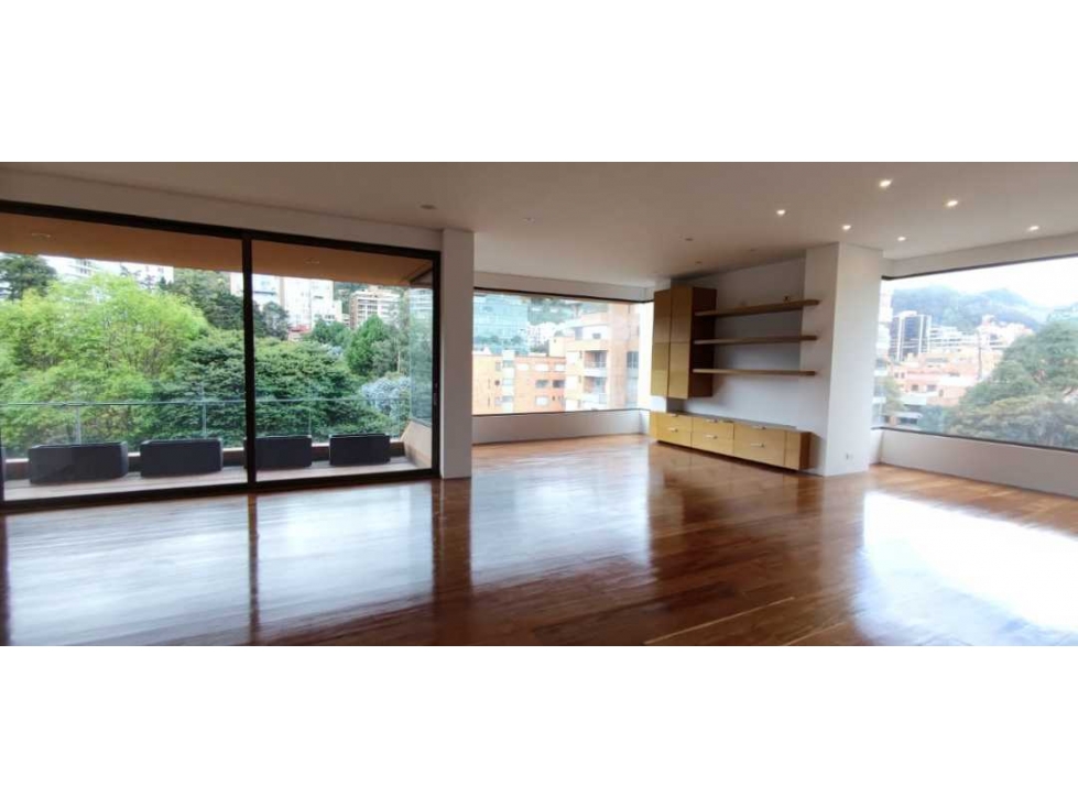 VENTA ESPECTACULAR APARTAMENTO CHICO RESERVADO